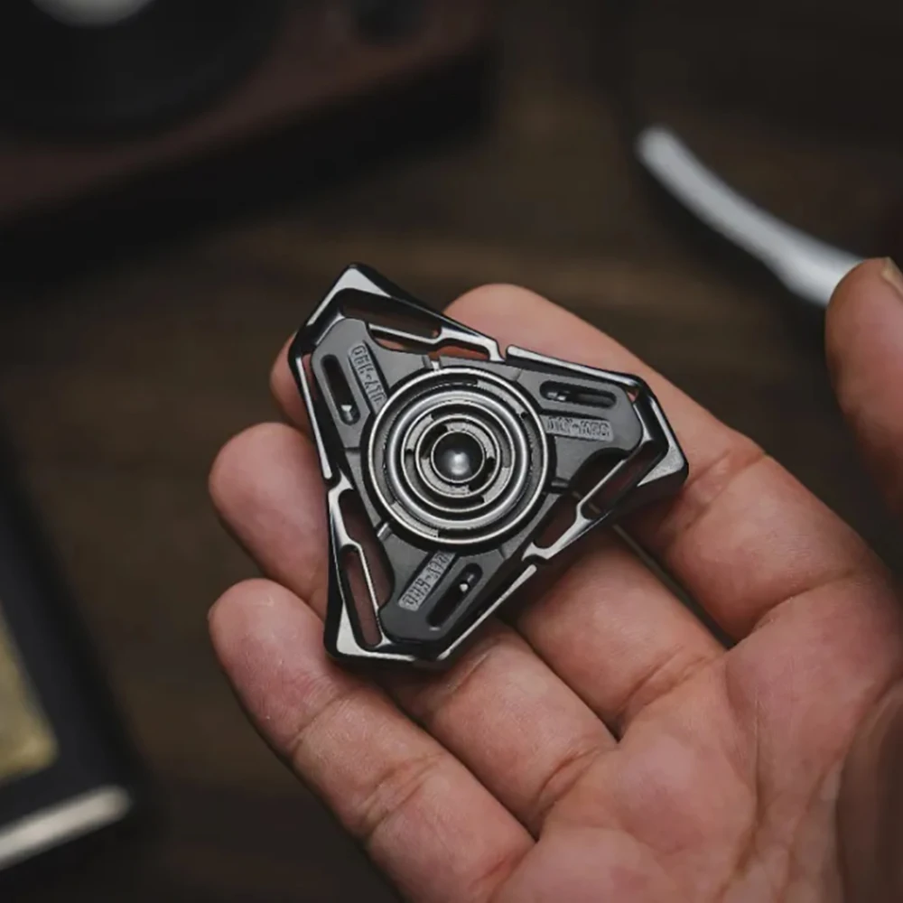 

Zeus Plan EDC Hades Three-lobed Side-spinning Split-shell Fidget Spinner Stress Relief Toy Fidget Toys For Adults