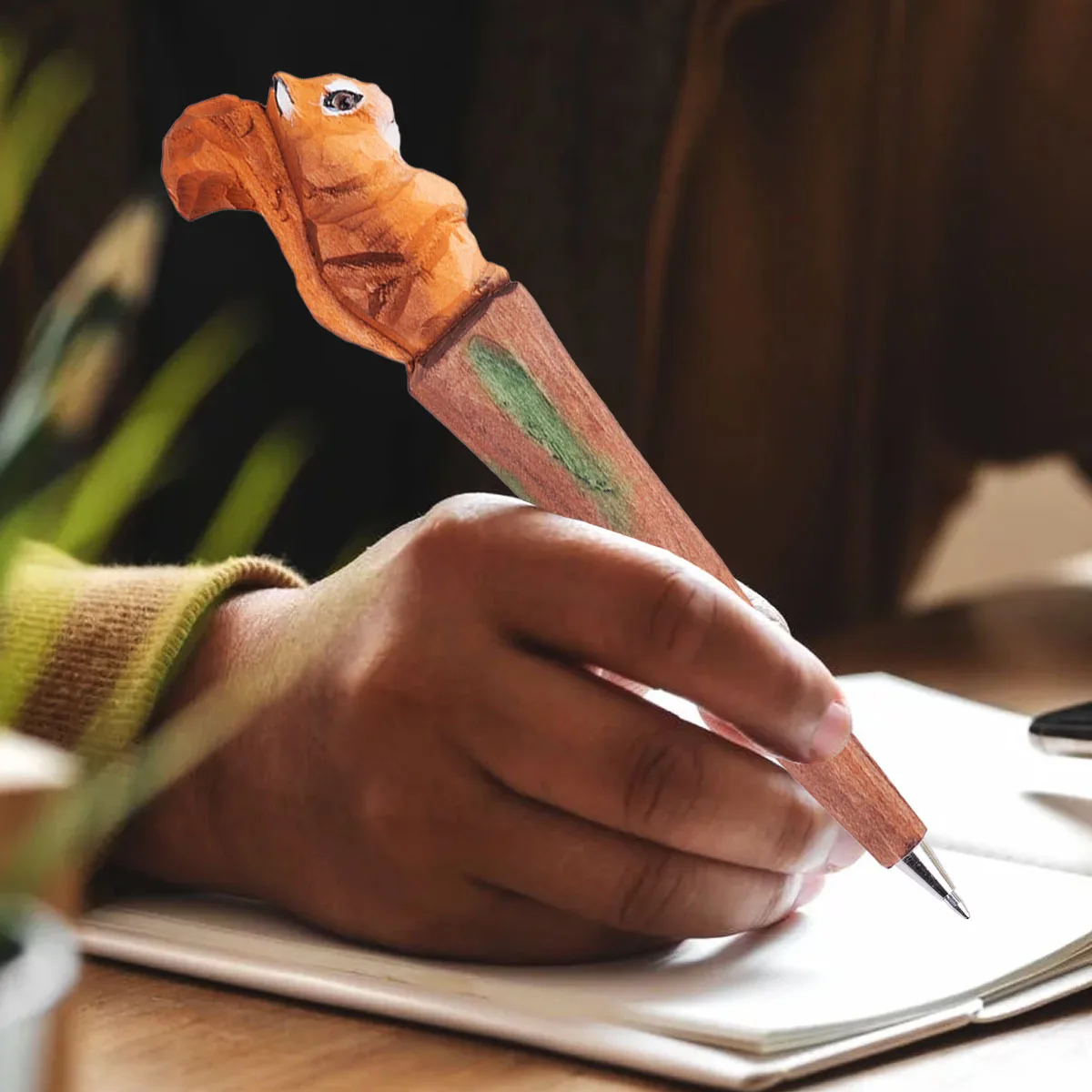 

Creative Carving Wooden Squirrel Gel Pen Handmade Lightweight Smooth Ink Ballpoint Pen Replaceable Refill Perfect Graduation