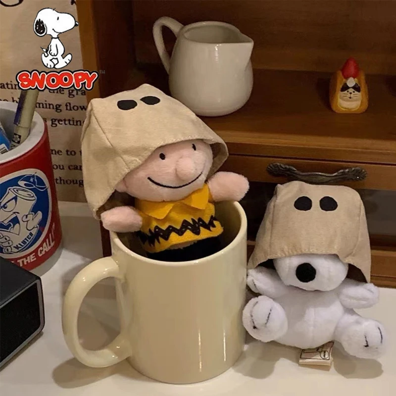 9cm Snoopy Cartoon Charlie Brown portachiavi simpatico sacchetto di carta copricapo mascherato Kawaii peluche bambola Anime peluche per regalo di