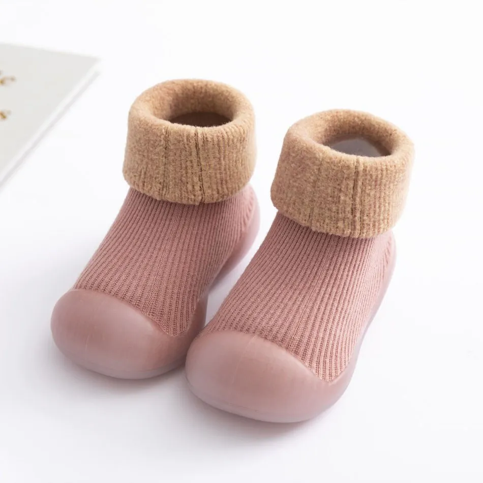 Chaussettes plus épaisses pour nouveau-né, chaussures de premiers pas pour bébé fille et garçon, baskets de couleur unie à semelles souples