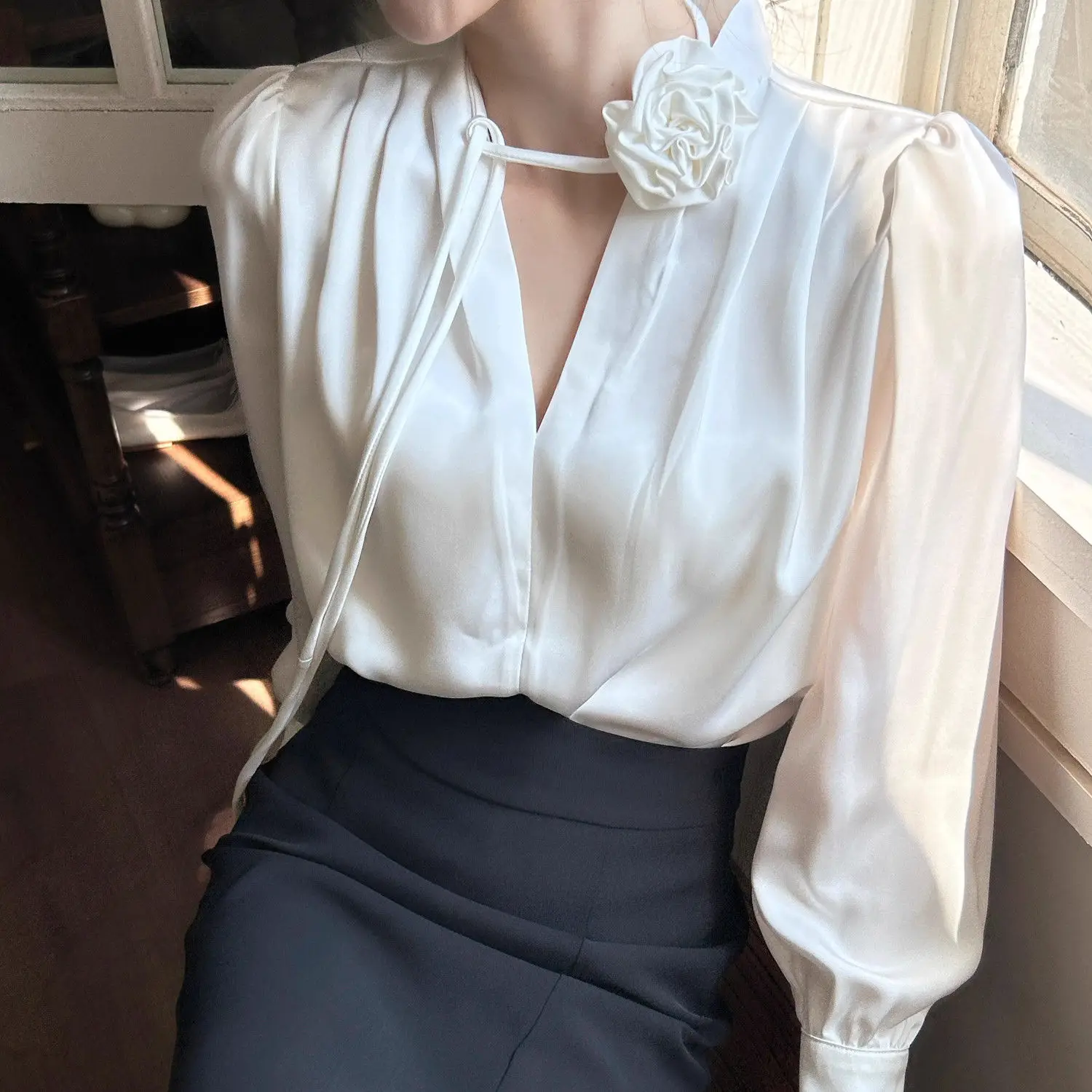 3D Flower Decoration Shirts Women V-neck White Loose Fit French Style Elegant Ladies Office Commuting Temperament Ins Draped 3XL