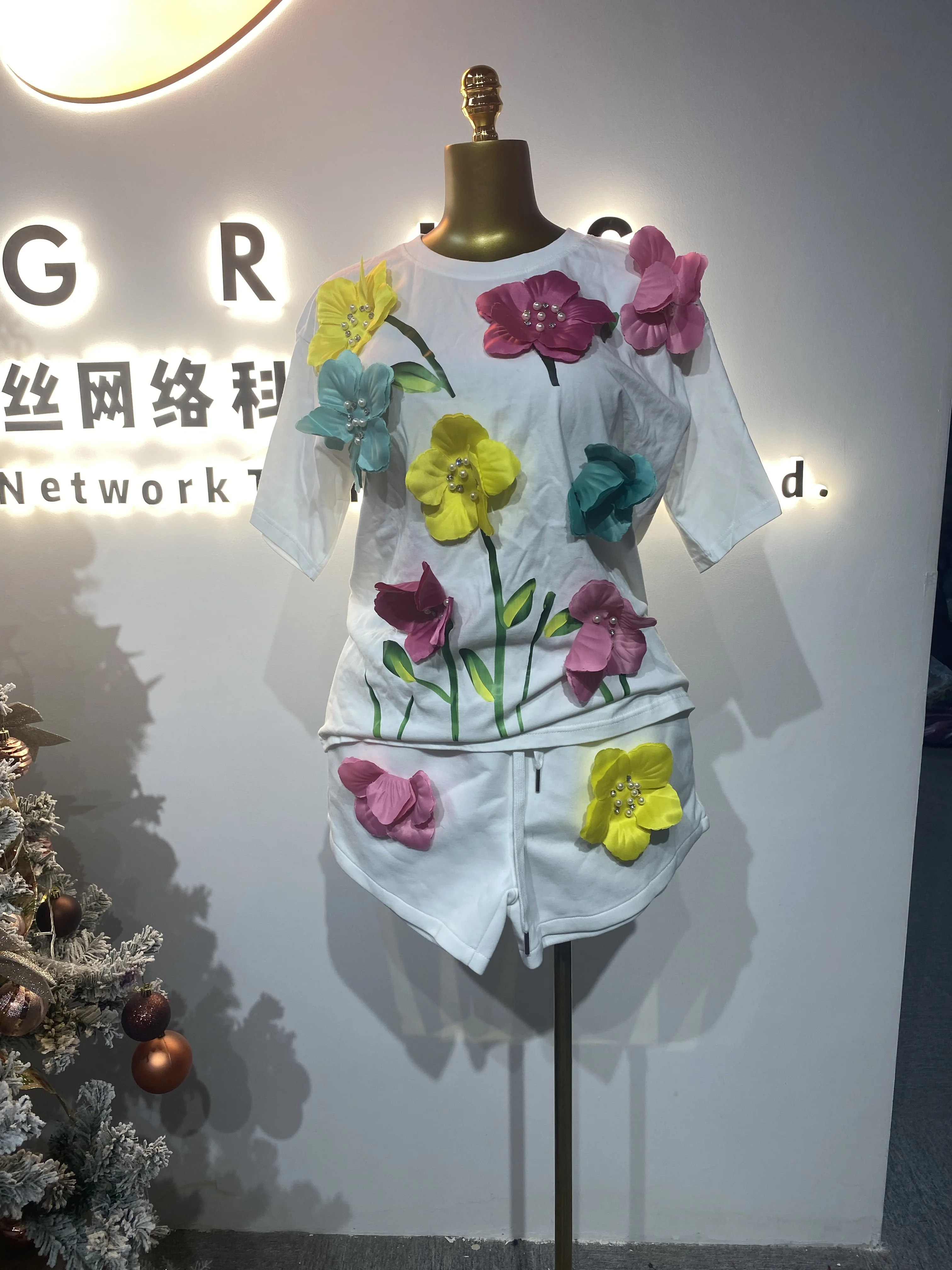 

Fashion personality design short skirt 2025 summer new three-dimensional flower round neck slimming dress-GZMM080