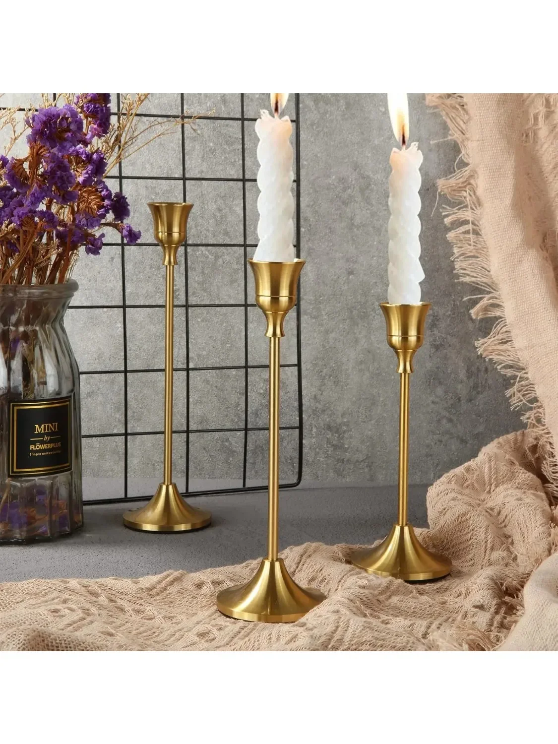 Ensemble vintage élégant en métal et aluminium de 3 bougeoirs de table, adapté à l'anniversaire de mariage, à la décoration de la maison et de l'hôtel