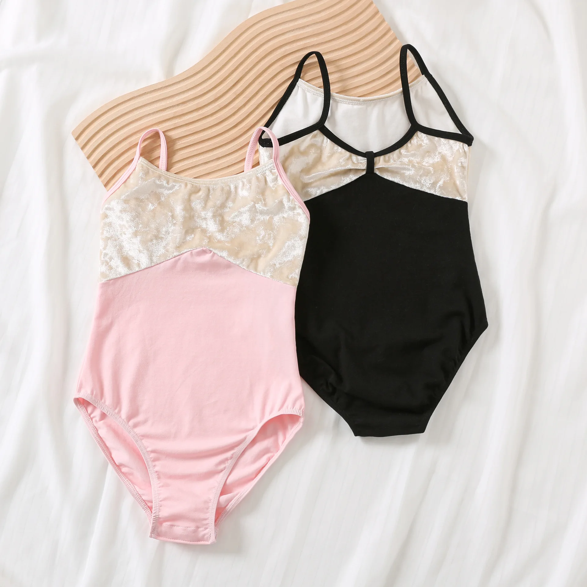 새로운 어린이 댄스 트레이닝 레오타드 여아 여름 스트랩 벨벳 체조복 어린이 발레 댄스 스케이트 체육관 보우 바디수트