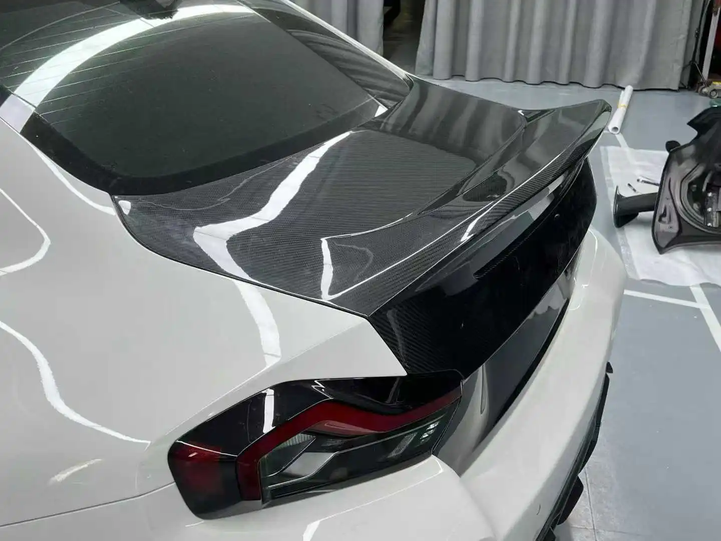New Dry Carbon Fiber High Quality V Style Trunk for G87 M2 M240i Coupe Body Kit Rear Boat Lid With Excellent Fitment