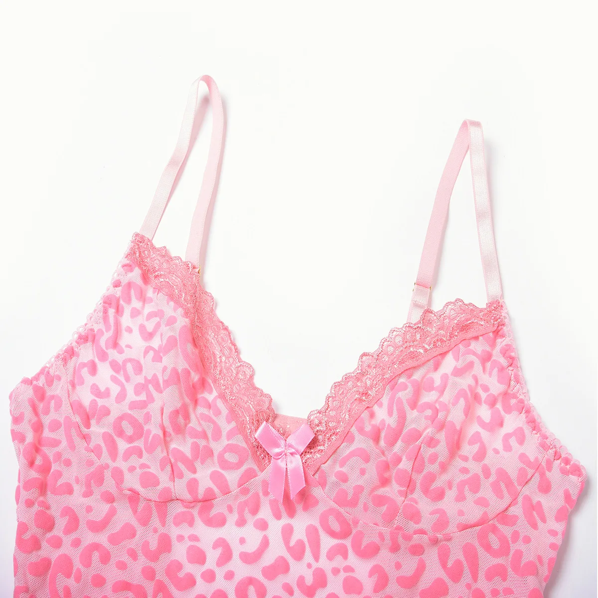 セクシーなヒョウ柄ランジェリースーツ女性のための視点メッシュタイトなネグリジェサスペンダーパジャマ Tバック下着セット新しい