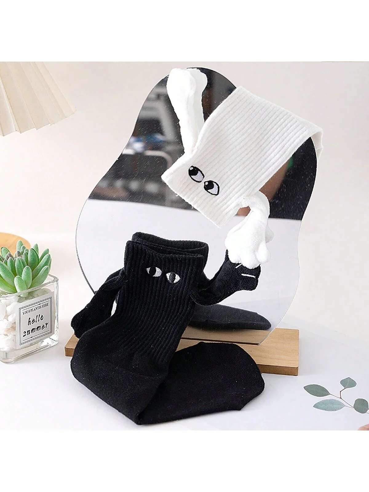 2pairs Black & White Fashionable Unisex Embroidered Eyes  Socks For Best Friend/lover, Great For Valentine's Day Gift