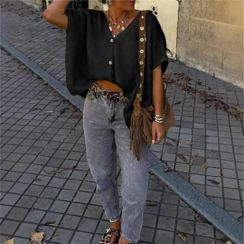 Thin Hollow out Svel V-Ne Knitted Cardigan Outerwear for Women Autumn Season  Color Commute Sle Faionable