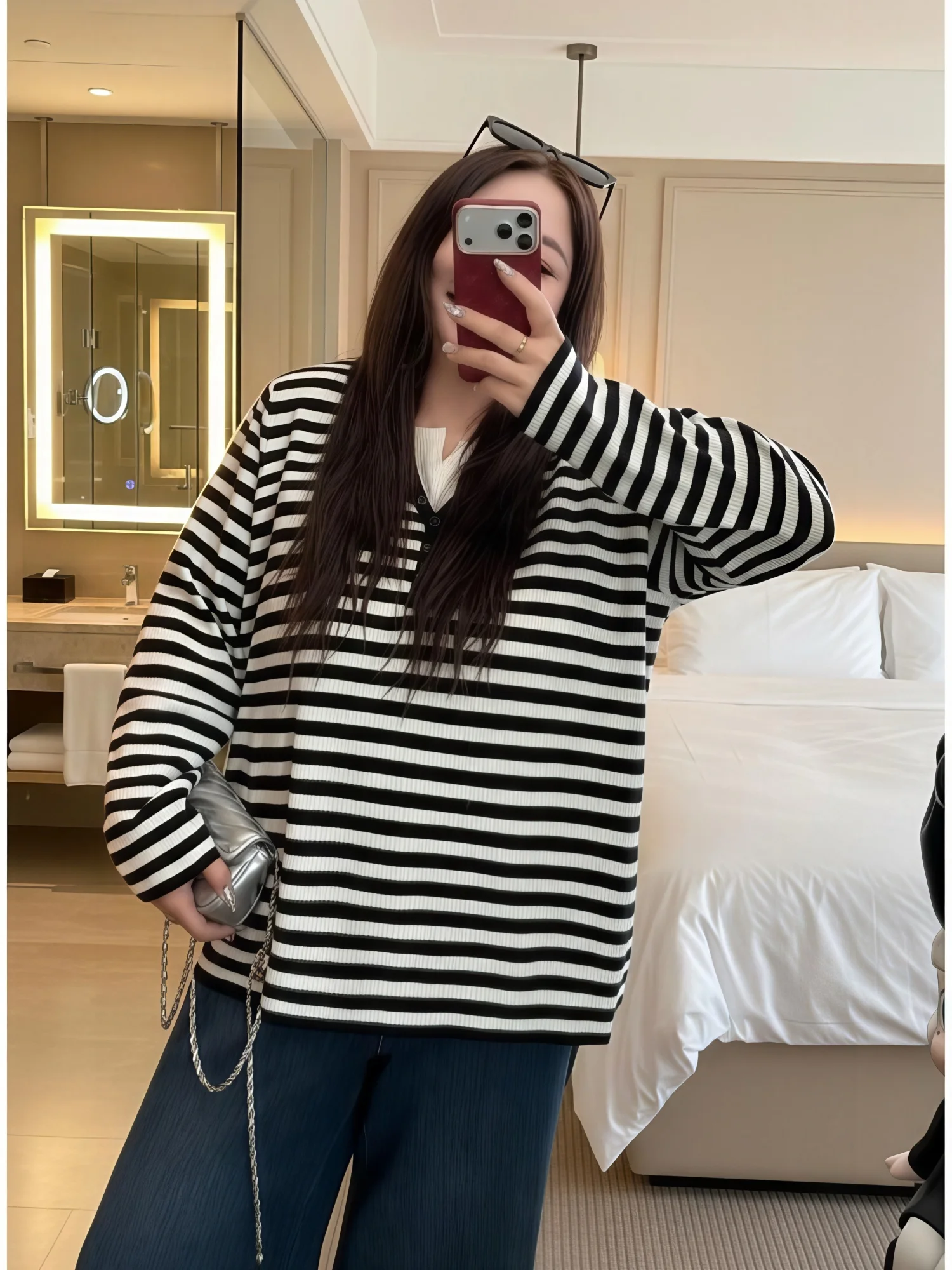 

Женская трикотажная футболка больших размеров с V-образным вырезом, повседневная, с длинным рукавом, в полоску, приталенная, для офиса, стандартный крой, осень-зима