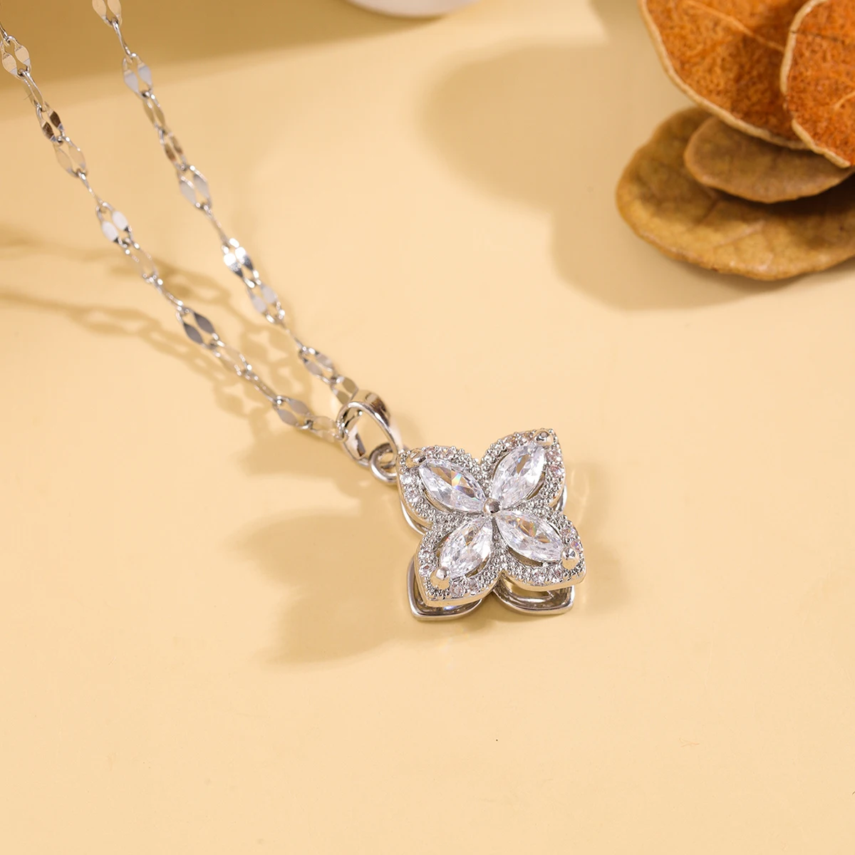 Personalized and fashionable with advanced design, the rotatable four leaf clover necklace is a stress relieving tool