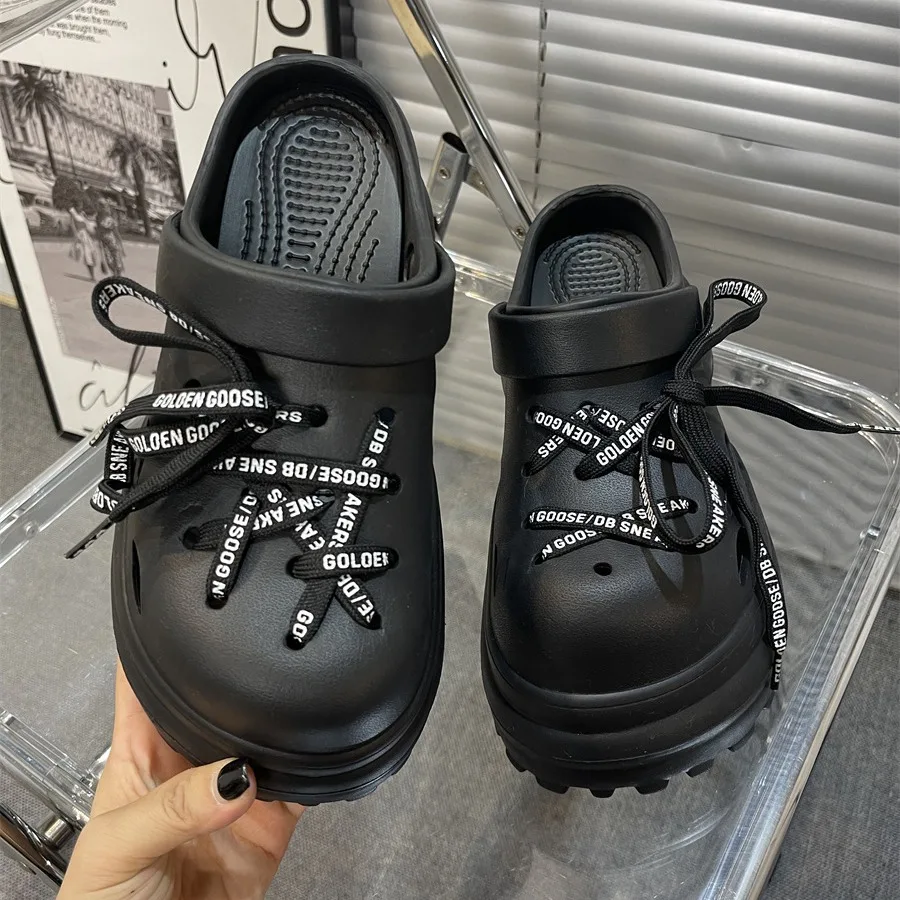 

Тапочки с дырочками на толстой подошве носят на улице, новые женские сандалии Baotou летом 2023 года.