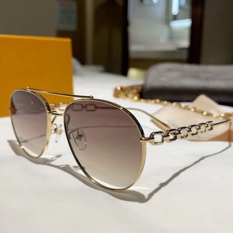Gafas de sol con cadena de Metal para piloto Vintage para mujer y hombre, nuevas gafas de sol Punk de marca de lujo de diseñador, gafas de sol populares con marco grande, 2025