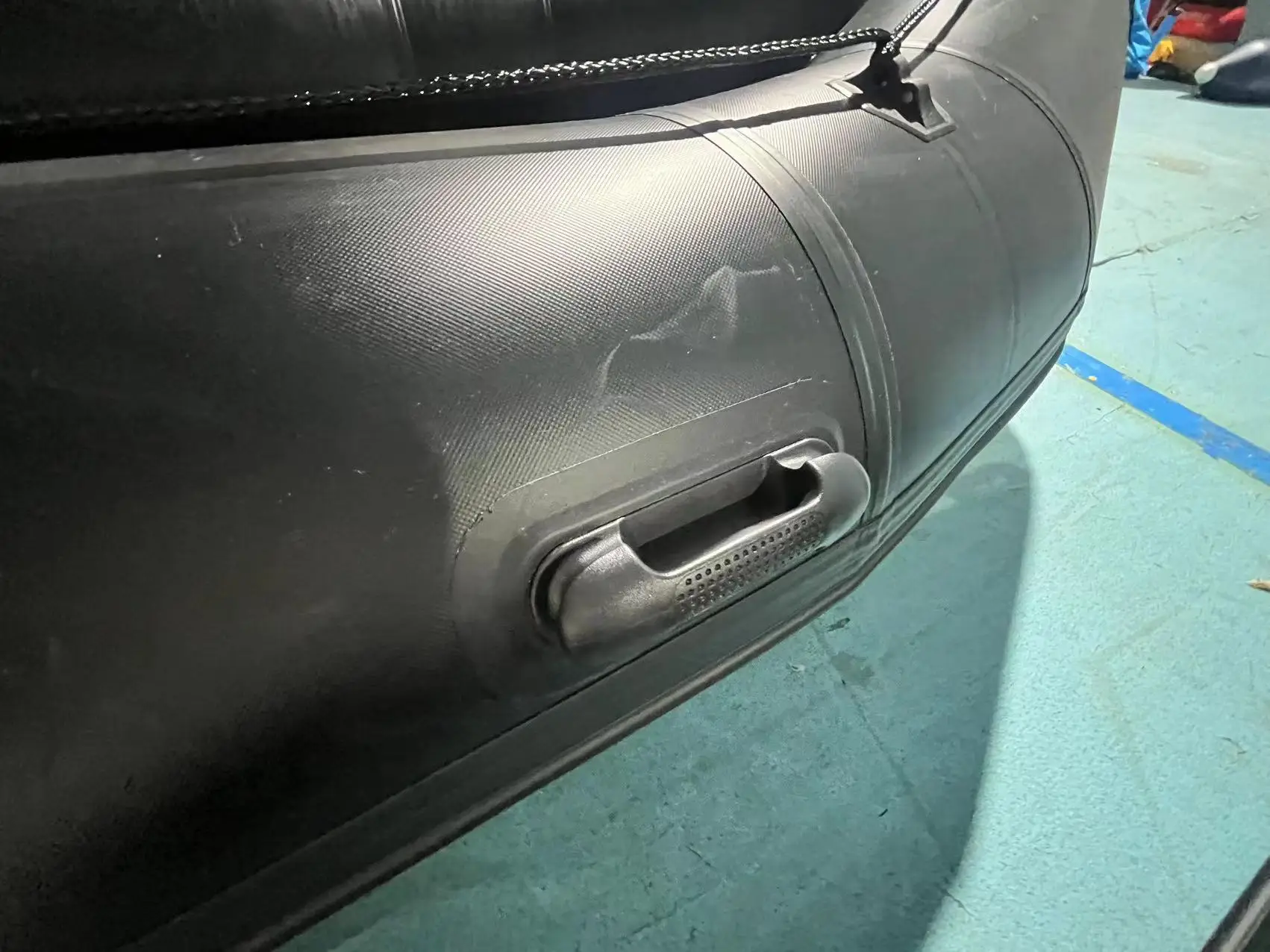 Grandes barcos infláveis longos de 4,7 m a 10 m com pontão de PVC de 1,2 mm para pesca, mergulho, resgate em lago feito de alumínio