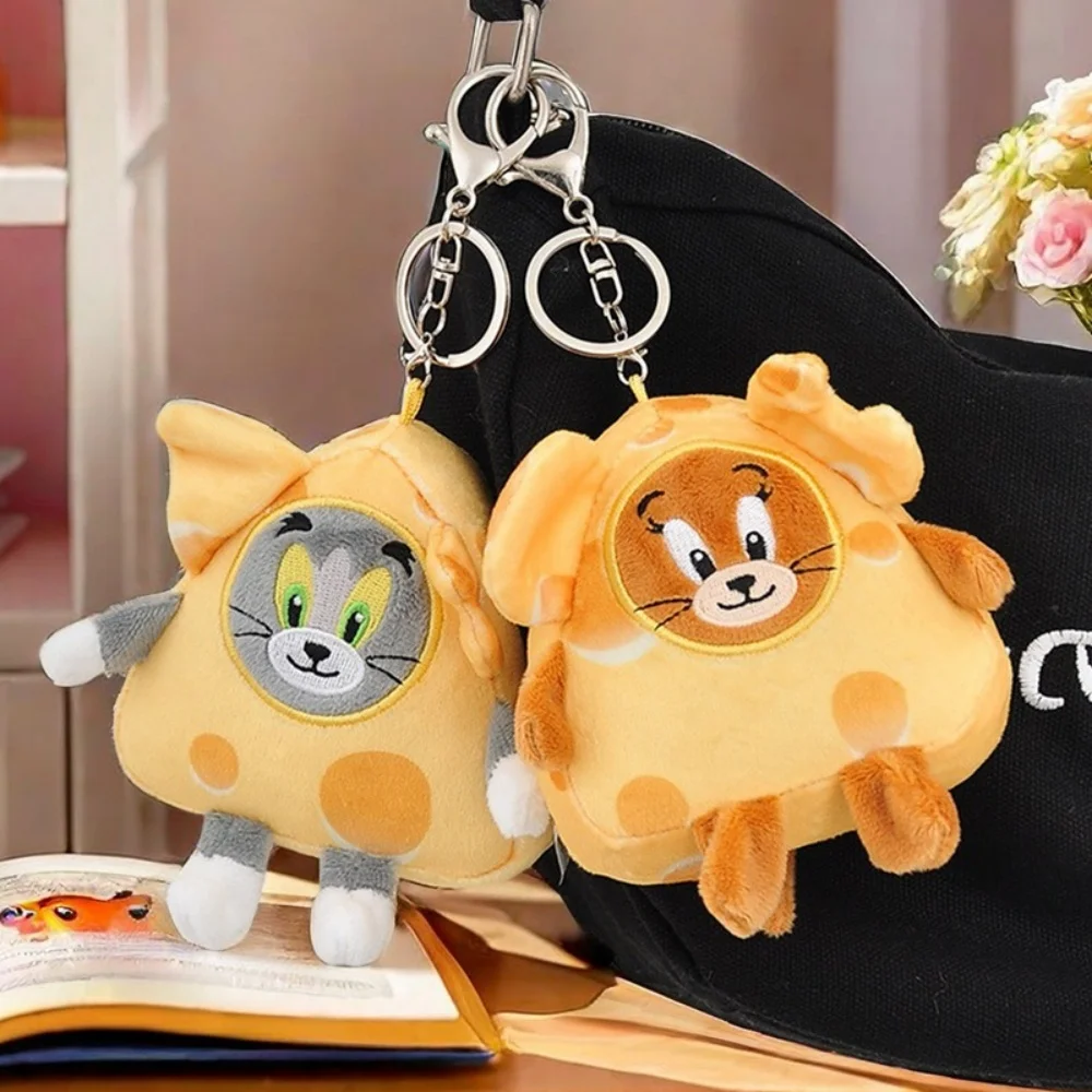 Kawaii ของแท้ Tom และ Jerry สามเหลี่ยมชีสตุ๊กตา Plush การ์ตูนผู้หญิงกระเป๋าเป้สะพายหลังตกแต่งตุ๊กตาอุปกรณ์เสริมของขวัญหญิง