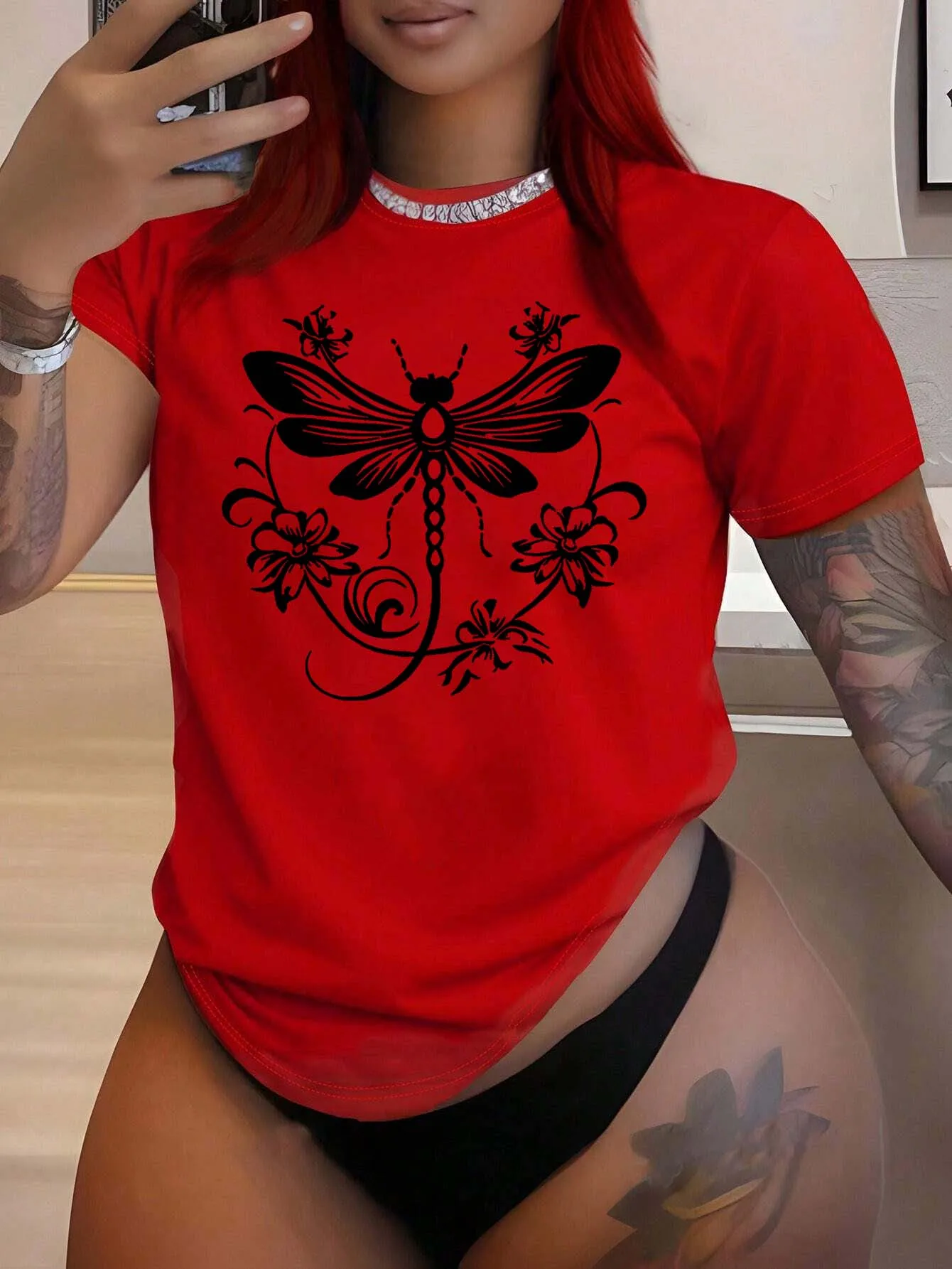 

Женская богемная футболка больших размеров с художественной стрекозой и цветочным рисунком