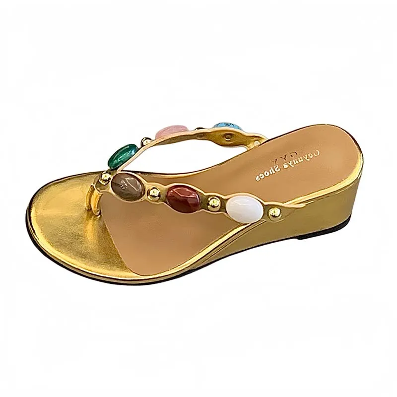 

Черные шлепанцы на танкетке 5 см, женские летние сандалии с цветными камнями, пляжная обувь, золотые туфли на высоком каблуке, женские шлепанцы