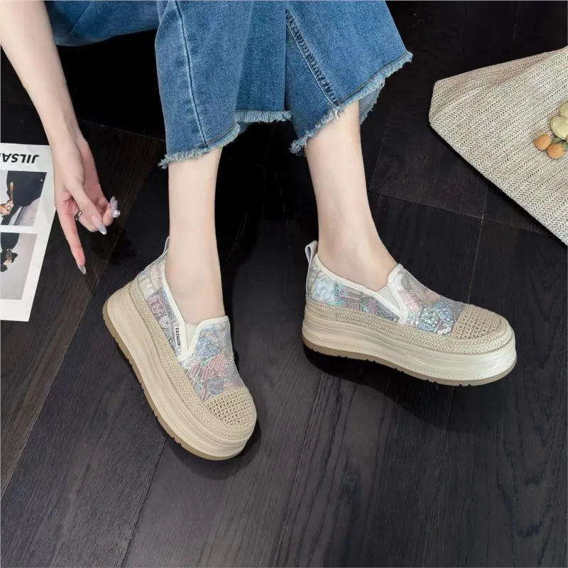 New summer lace mesh all-purpose comfortable breathable one-piece slip-on fisherman shoes and loafers with thick soles