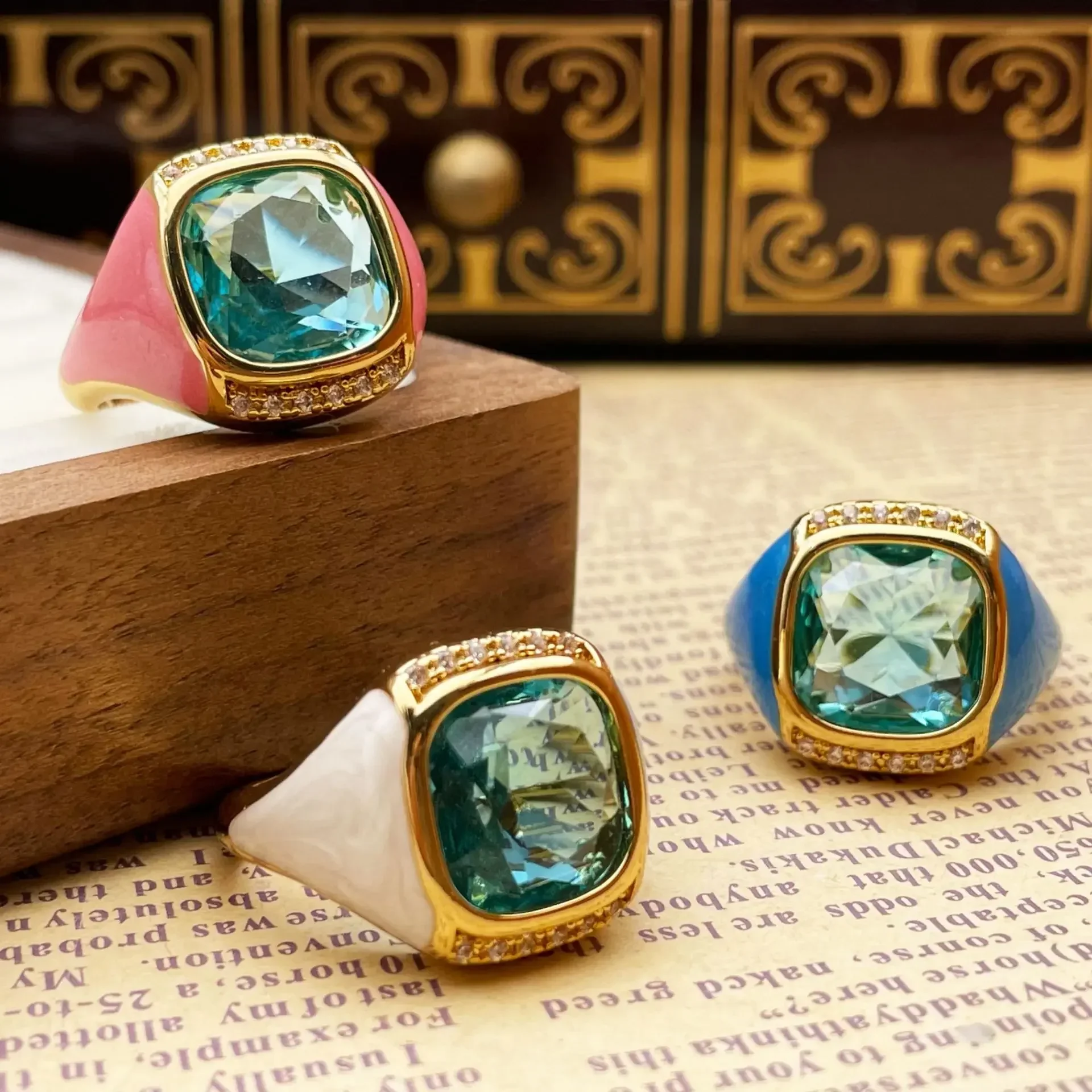 

Color drop glaze enamel inlaid with crystal glass opening retro ring female