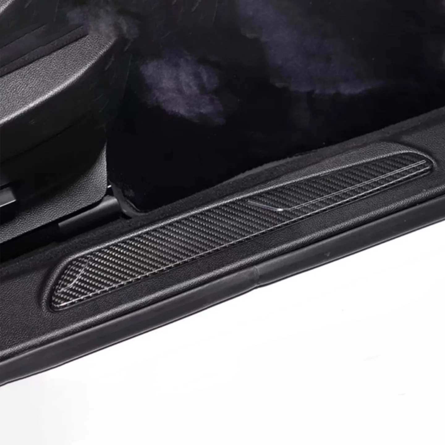 Applicable to 2015-2020 Alfa Giulia carbon fiber interior welcome pedal built-in door sill trim protective strip