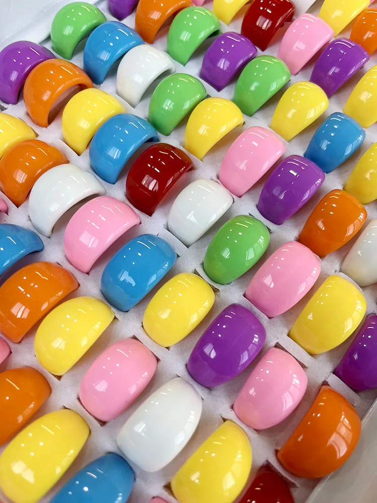 20 / 50Pcs Lot Wholesale Solid Color Ring Macaron Candy Rings For Women Mix Lots Resin Chunky Fashion Round Finger Rings Jewelry