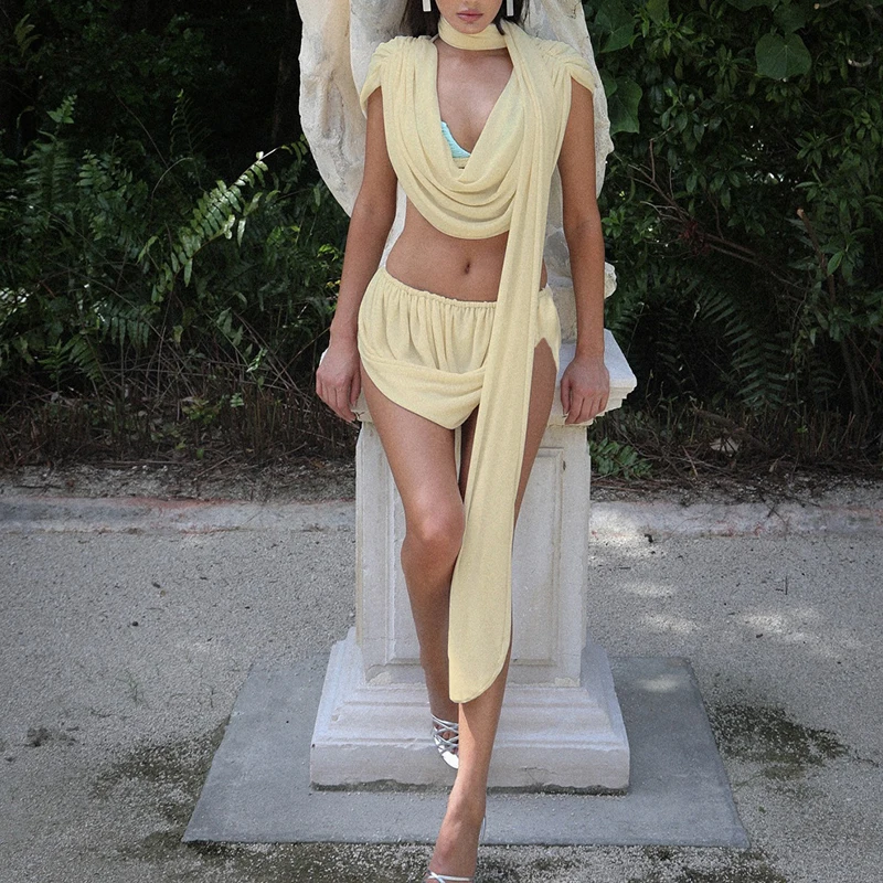 

Простой однотонный пляжный костюм без спинки 2026: повседневный мини-комплект из двух предметов для женщин, сексуальный наряд для вечеринок и отпуска, летний асимметричный комплект