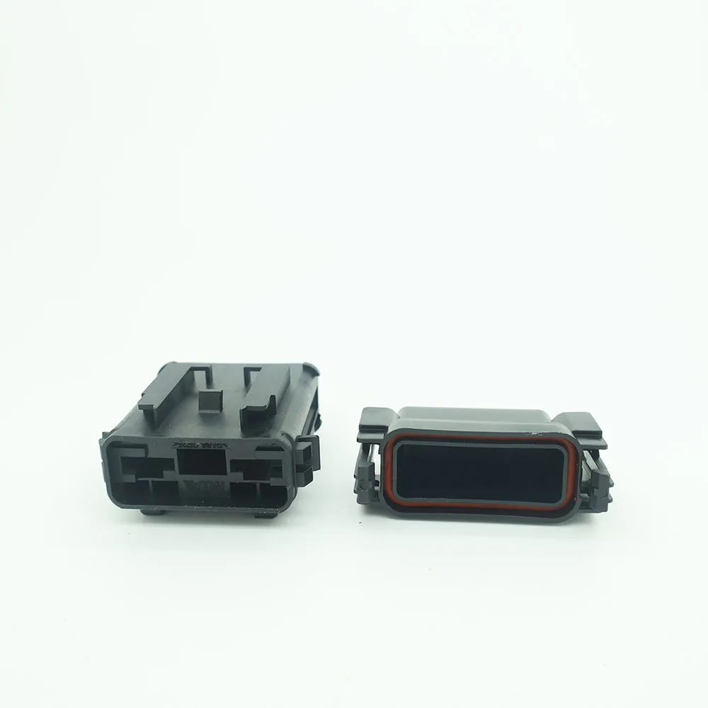 03.01000 1way car/motorcycle tricycle/fuse boxUniversal standard plug-in fuse boxUltra high power ATC shaped fuse holder Max 100