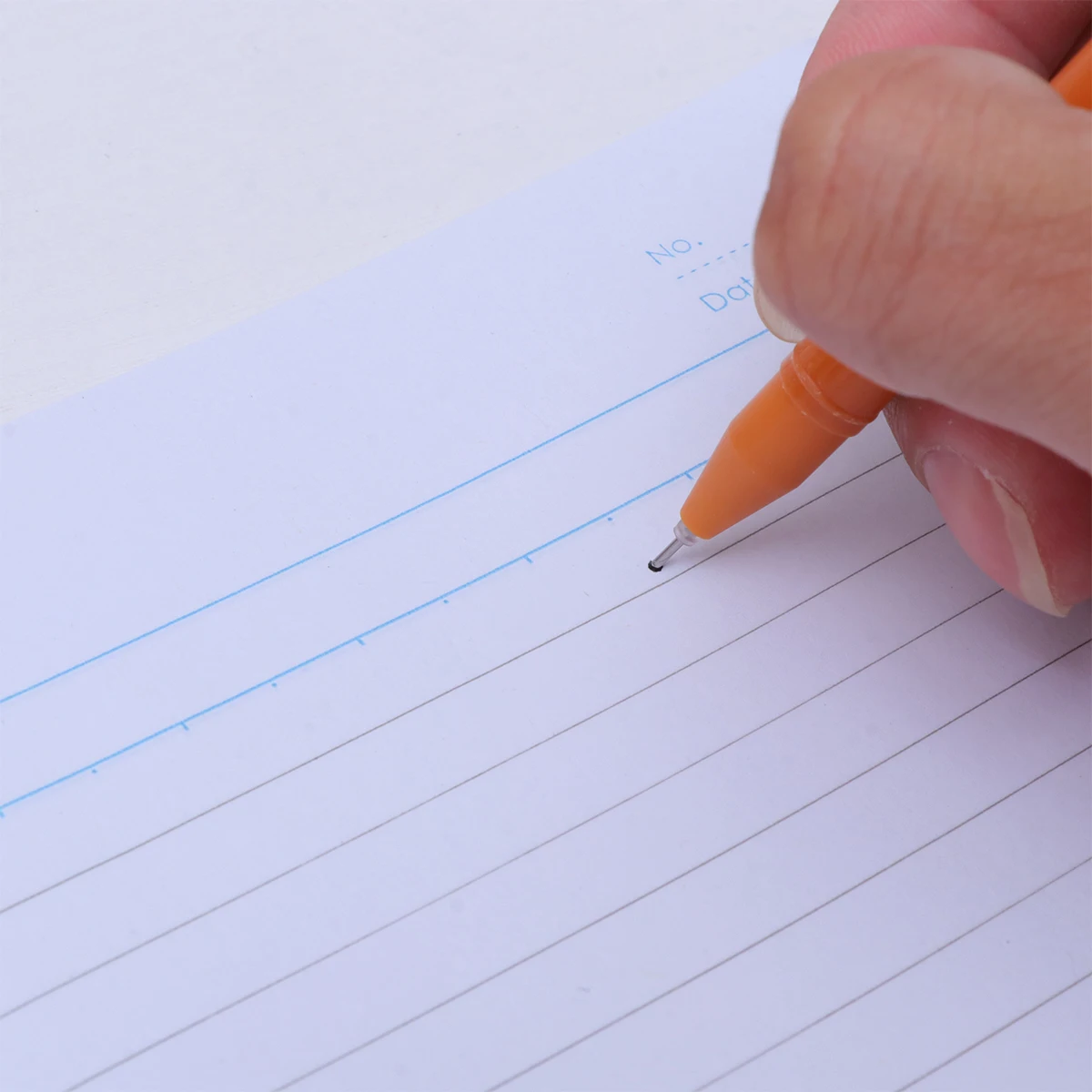 

4Pcs Xmas Gel Pens Christmas Elements Cute Cartoon Design Fine Tip Pens for Notes Drawing Kids School Office Supplies