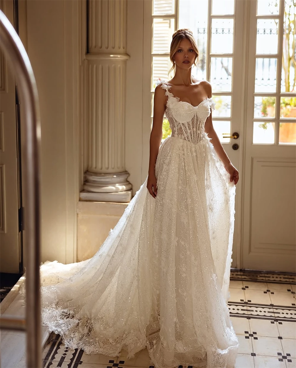 

Customized Sexy White Organza Wedding Dress Boho Spaghetti Straps Sleeveless Bridal Gown Soft A-Line Court Train Robe de mariée