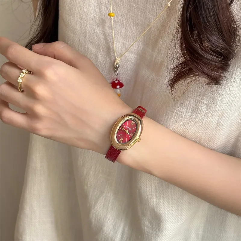 Fashionable new women's watch, women's French oval bathtub, high-end retro niche temperament, belt watch