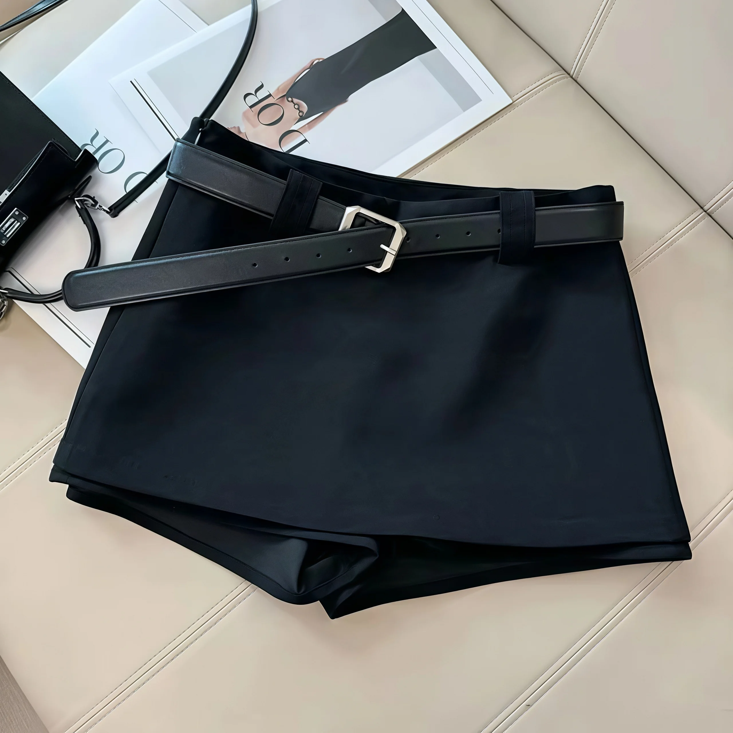 Weißer Skort für Damen mit schwarzem Gürtel, hohe Taille, A-Linie, Anzugstoff, Mini-Rock, Shorts, Y2K, lässig, Büro, Streetwear – Detail 4
