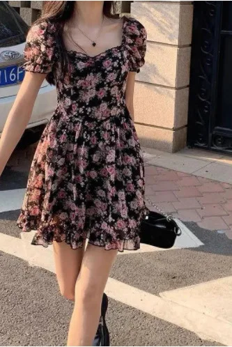 

2024 New French floral dress summer women's dress square neck bubble sleeve first love dress pleated A-line short dress FPKR