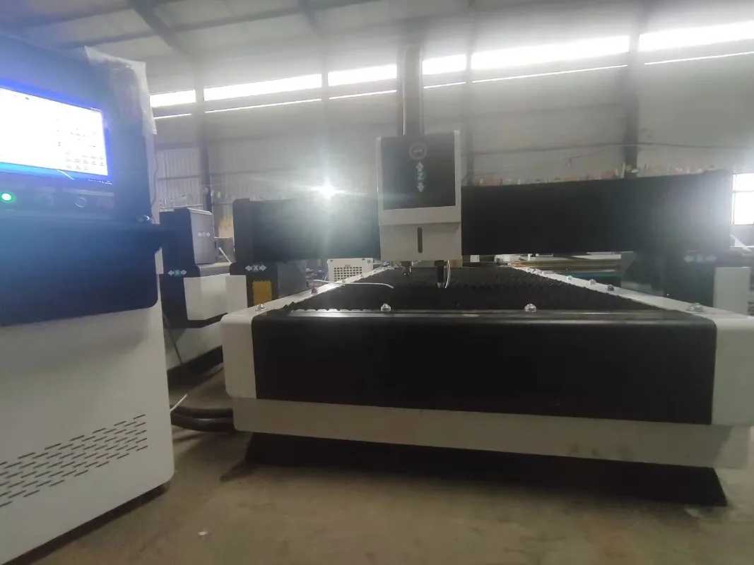 LP Cnc Metal Cutting Machine, Fiber Laser Cutting and Drilling Plasma Cutter