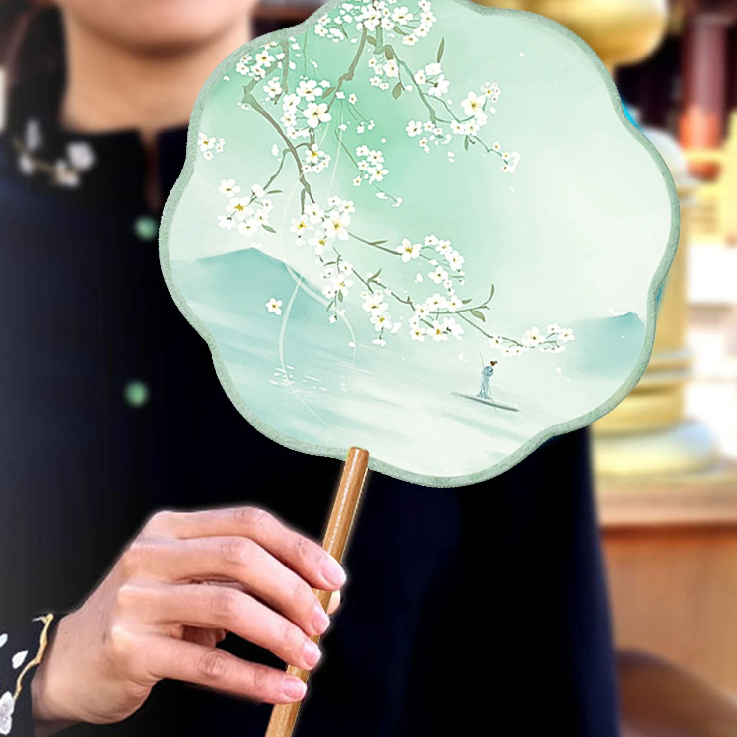 Chinese Style Eight Petal Embroidery Round Fan with Wooden Handle Portable Printed Vintage Fan Dance Wedding Favors