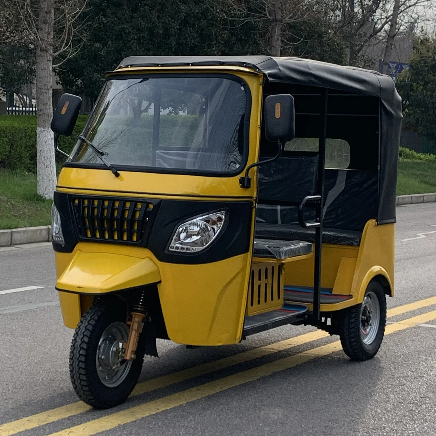 Electric tricycle passenger sightseeing freight, double-row shuttle car