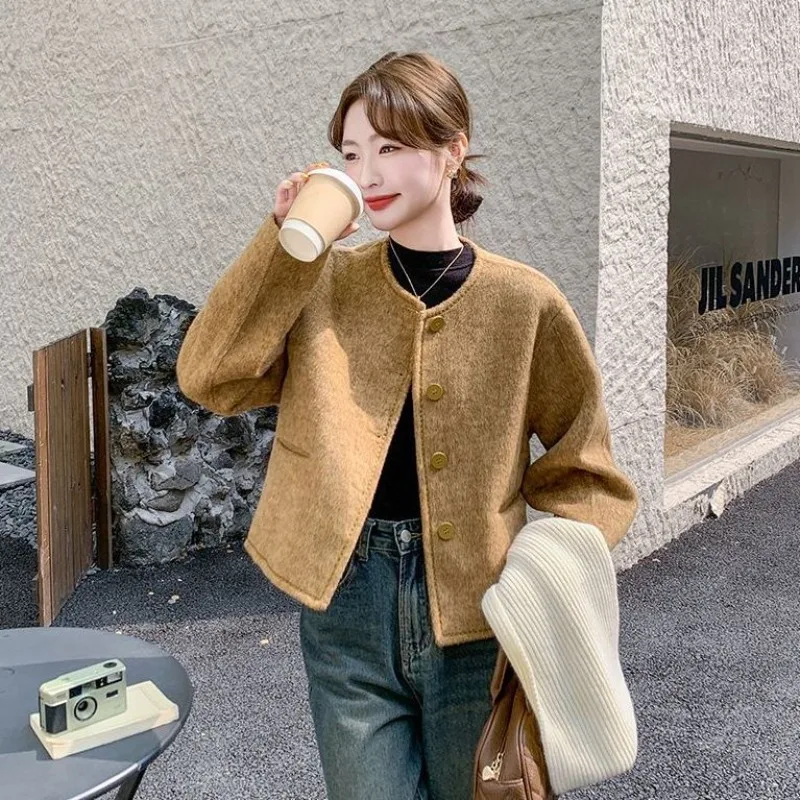 High-end Small Fragrant Wind Short Wool Coat Womens Autumn Winter Temperament Imitation Cashmere Woolen Coat Lazy Wind Explosion