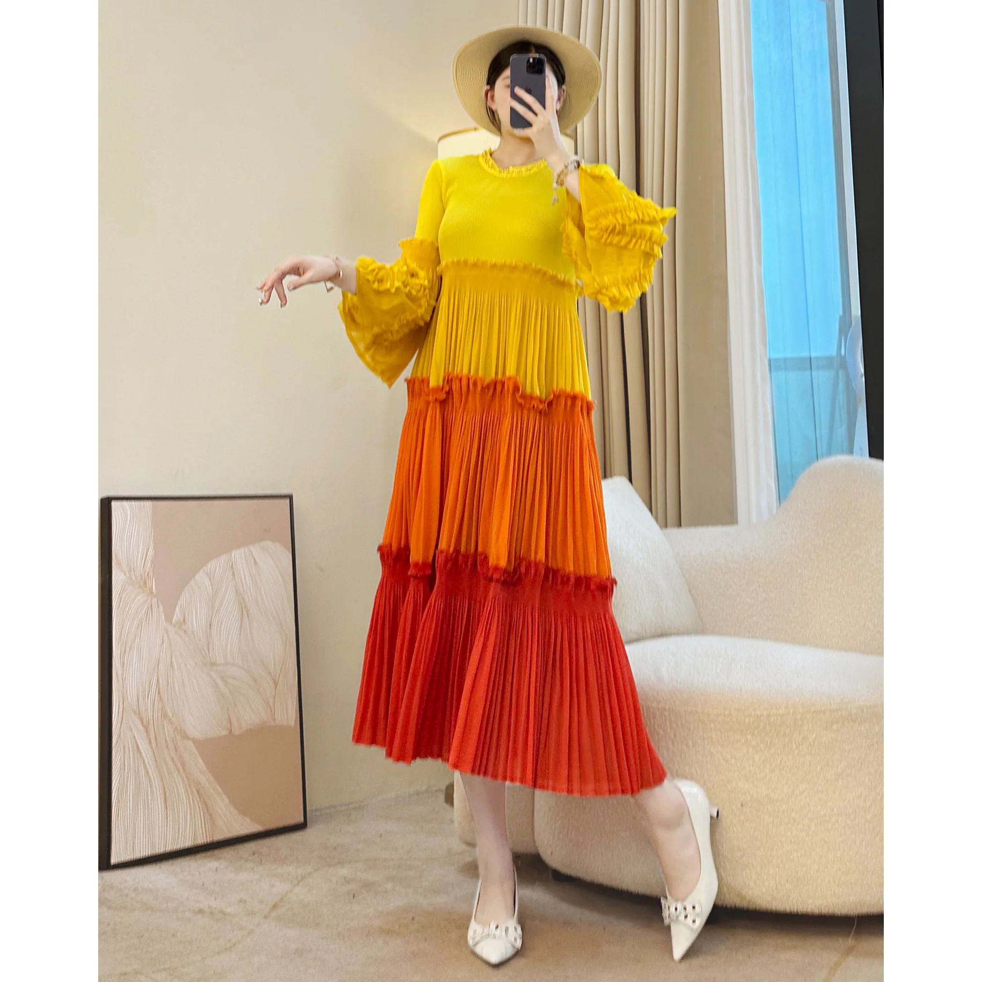 

Miyake Fold New Style 2025 Autumn/Winter Fashion Dress, Fashionable Loose Splicing Round Neck Fold Cake Skirt, Long Sleeve Dress