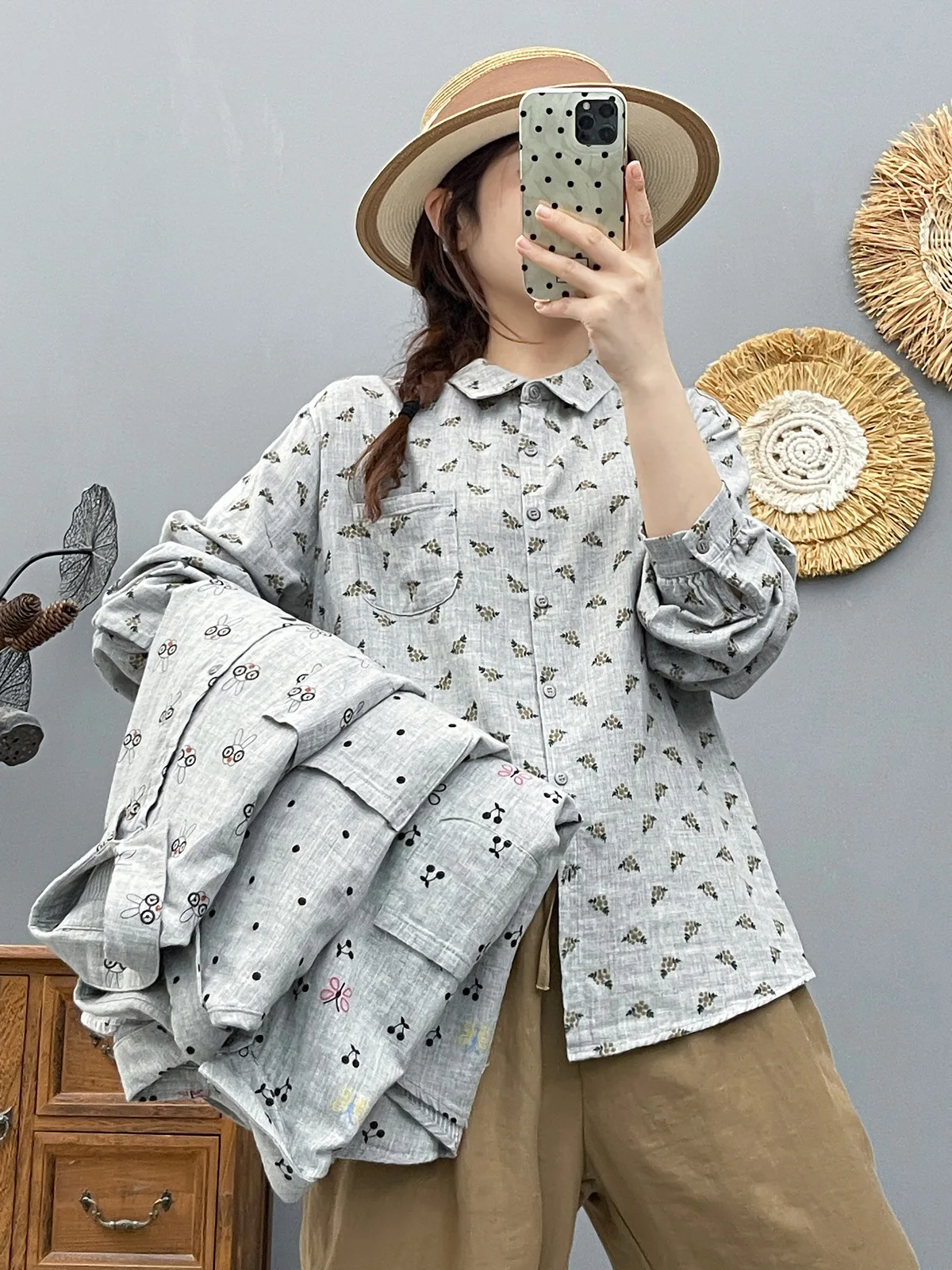 قمصان نسائية من القطن الخالص لعام 2026 بأكمام طويلة على الطراز الياباني قمصان وبلوزات مطبوعة باللون الرمادي ملابس أنيقة للخريف للسيدات #1