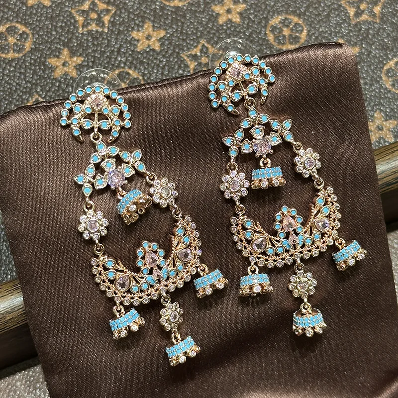 

Винтажные ультра-блестящие роскошные ажурные серьги-колокольчики с маленьким окном