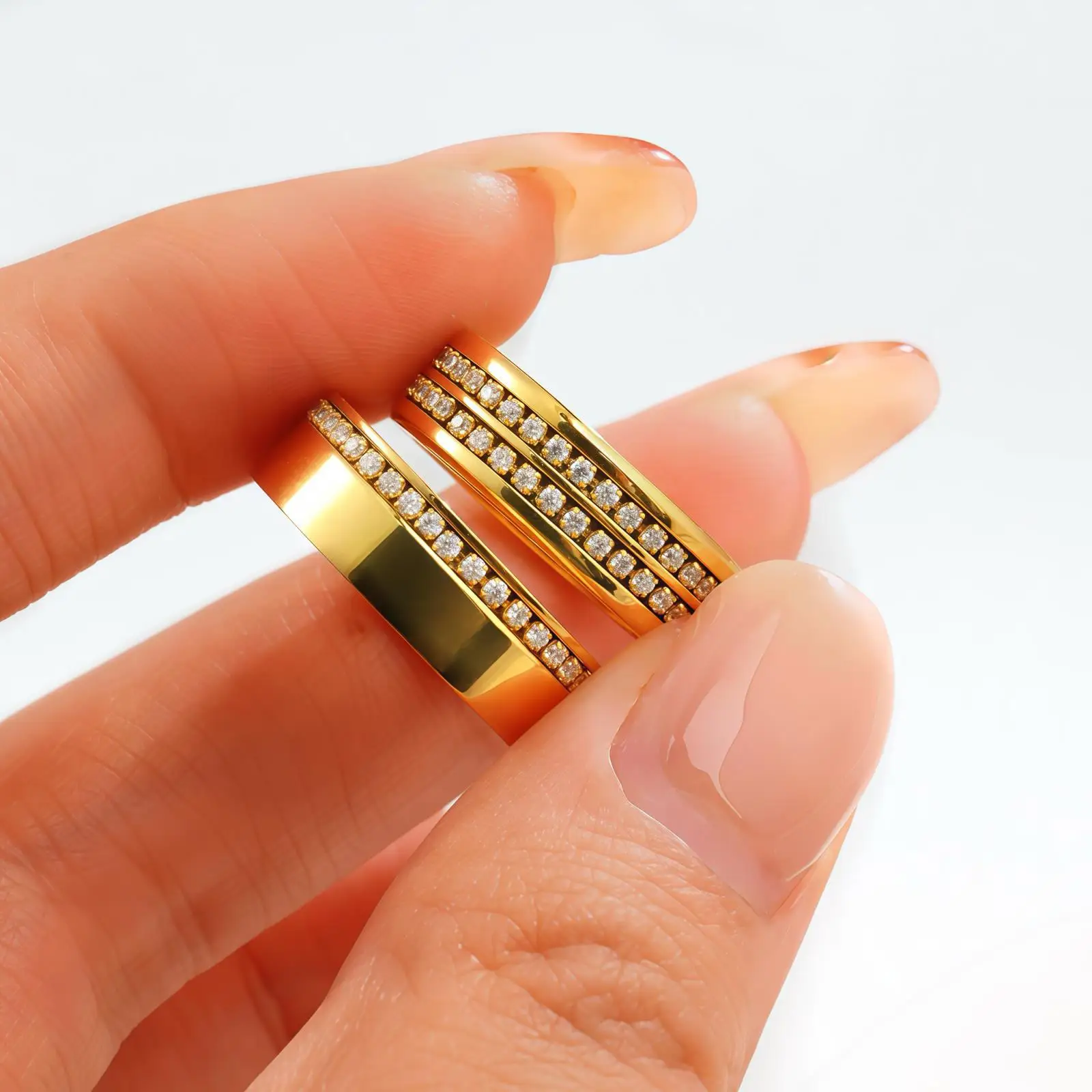 

5 шт. Модные кольца из нержавеющей стали с золотым покрытием 18 карат, изящные изящные кольца из нержавеющей стали с цирконом для женщин, изысканное кольцо