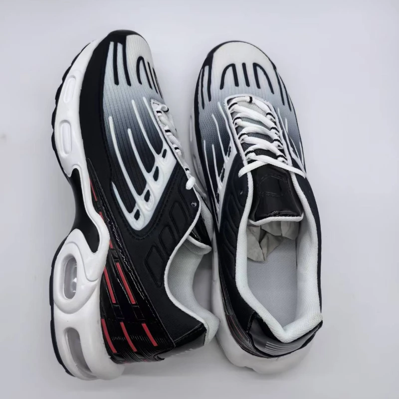 Hot Selling Spring/autumn Couple Sneakers Comfort Non Slip Anti Odor Breathable Casual Fashion Student Ultra Light Running Shoes
