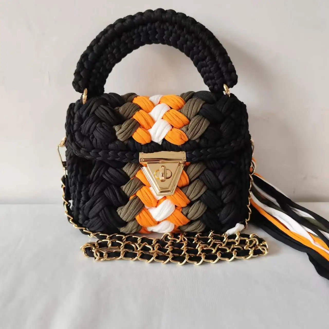 

Yiwu Yingzi Handmade Multi-color Algae Flower Woven Bag, Handheld Crossbody Chain Bag, Versatile for Commute Daily Wear