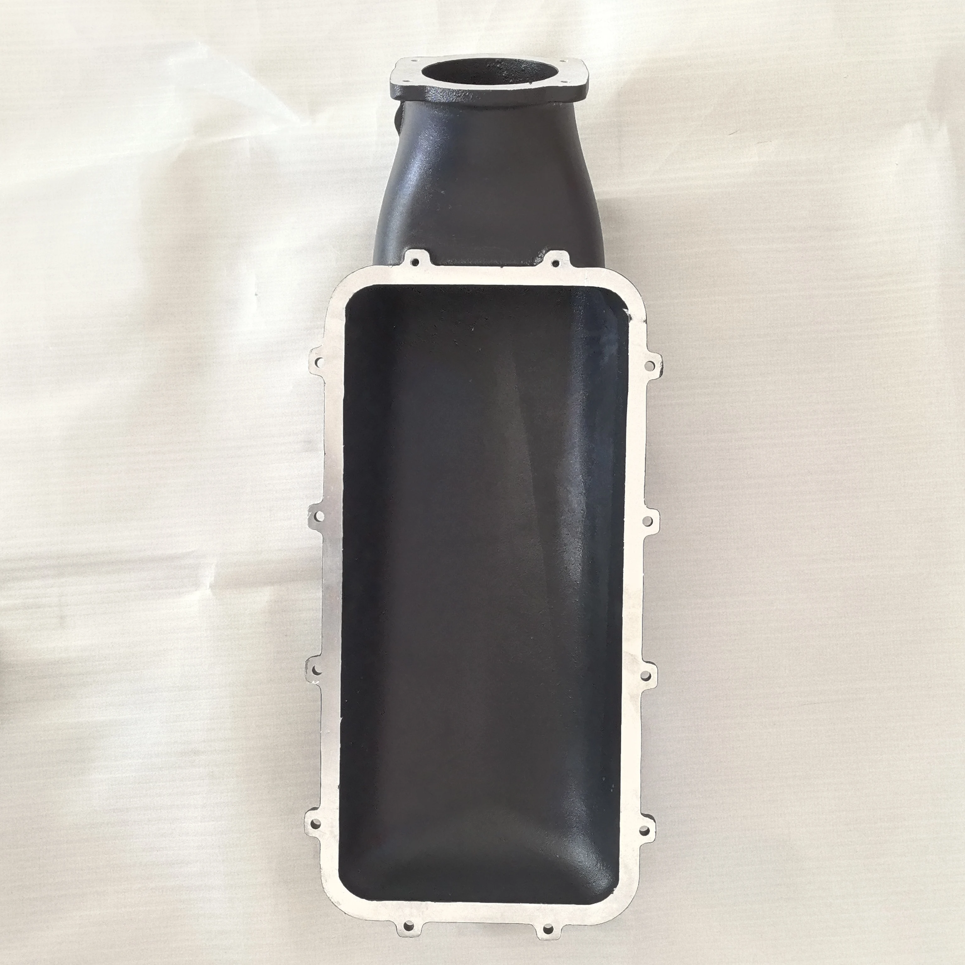 

Черная или сатиновая алюминиевая верхняя крышка впускного коллектора из двух частей