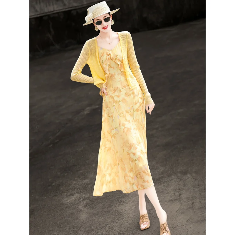 

MEXCOCO 2026Spring and summer new style elegant and gentle knit cardigan with ruffled printed suspender skirt two-piece set