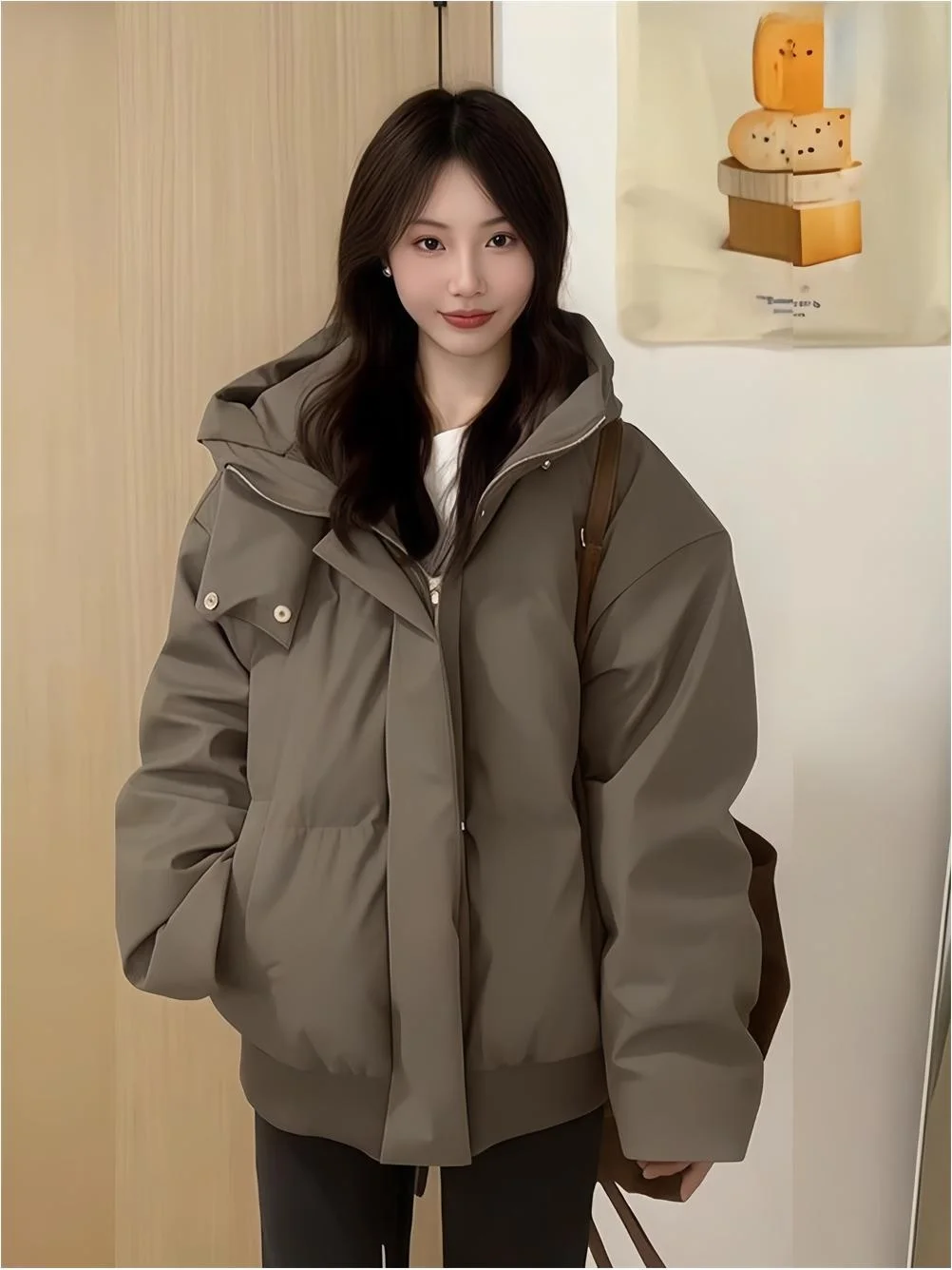 

Korean Style Short Thickened Warm Fashionable Bread Coat Women's Cotton Jacket Winter Design Sense Hooded Outerwear