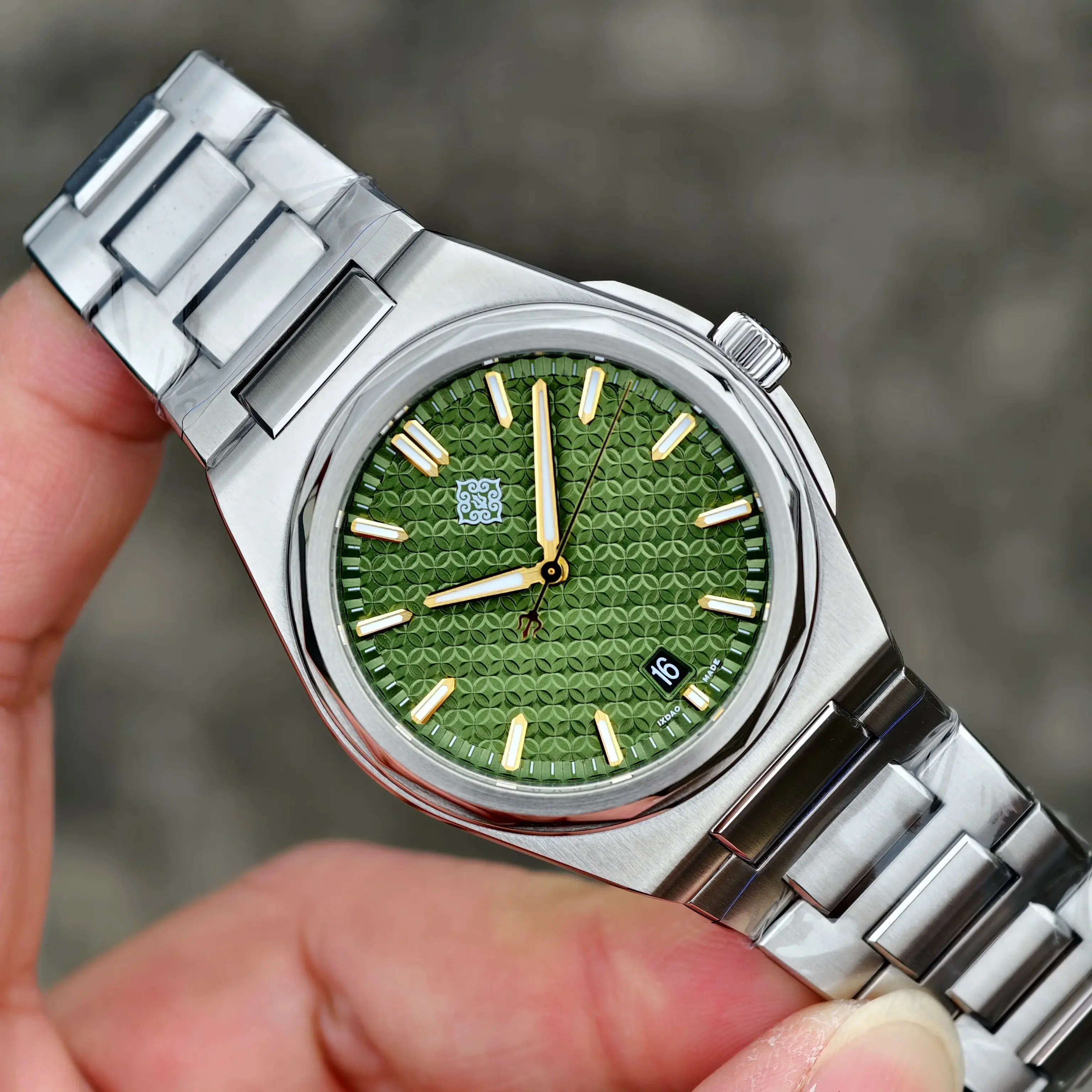 Thumbnail 3 - #38 Best Automatic Movement Watches to Buy In 2026