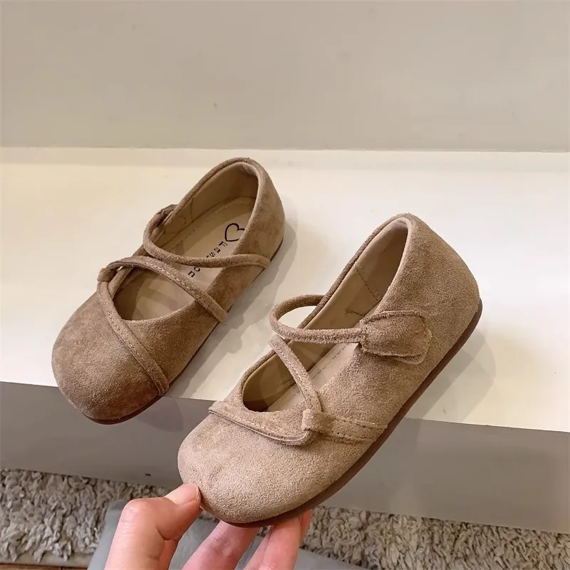 

Детские кожаные туфли из оленьей кожи для девочек, однотонные, в стиле ретро, на плоской подошве, весна-осень 2025, новые, с круглым носком, нескользящие.