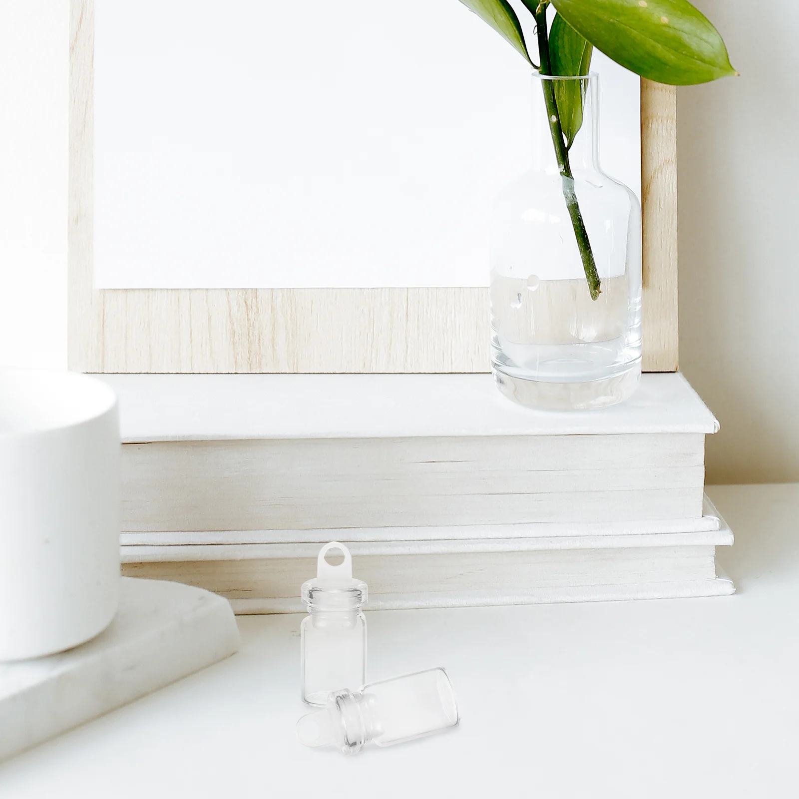 

10Pcs Mini Transparent Glass Wish Bottles with Plastic Plug for DIY Wishing Jars Sealing Storage Bottle Decorative Small Glass