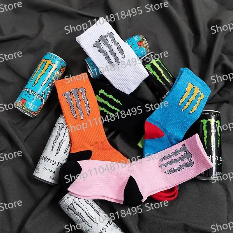 خريف وشتاء 2025 أنماط جديدة Monster Energy جوارب رياضية جديدة للرجال والنساء سوار رياضي Monster Energy