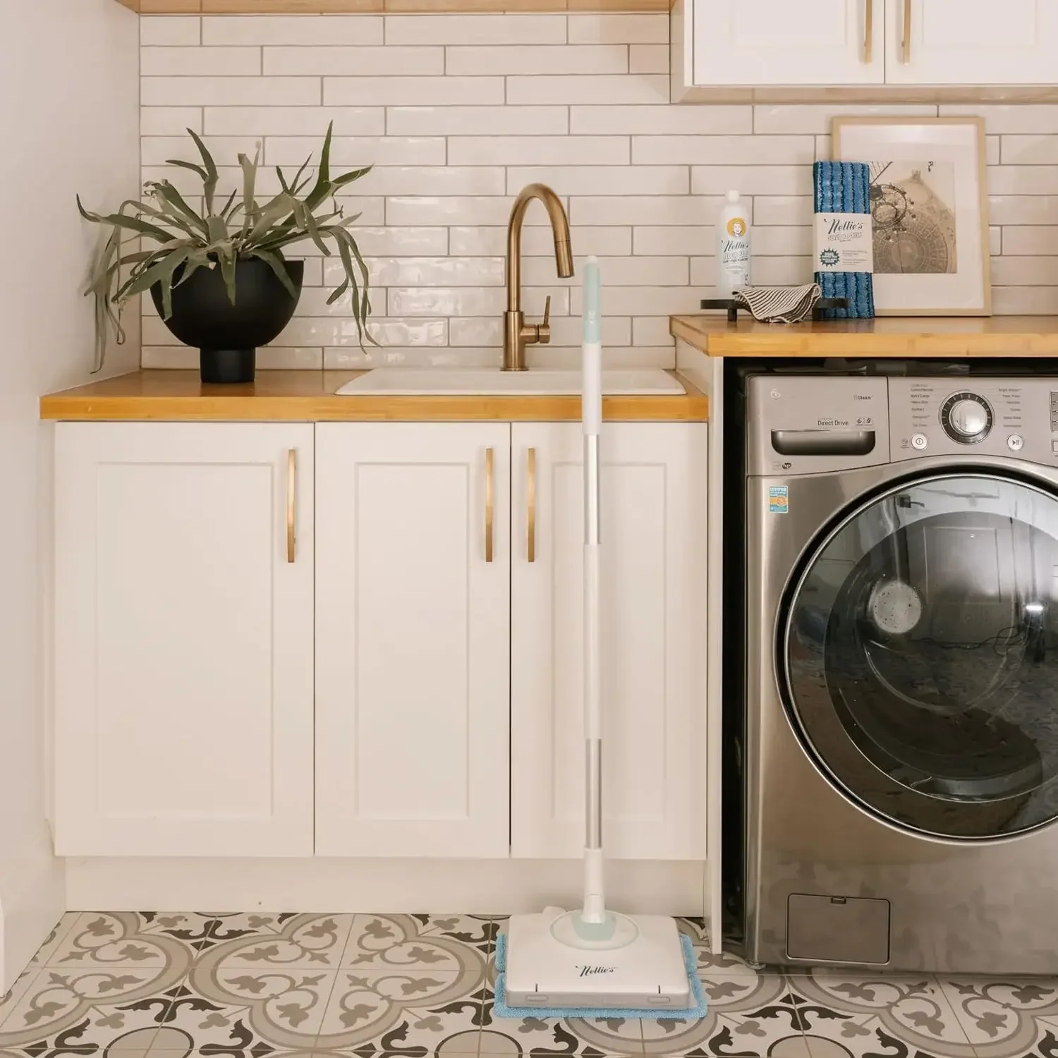 Wow Mop Cordless Light Weight and Rechargeable