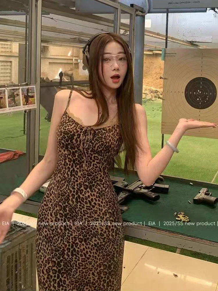 فستان كاميس عتيق بطبعة الفهد فستان نسائي صيفي مثير بحمالات رفيعة فستان ميدي ضيق Y2K مزين بالدانتيل وأربطة ليلية